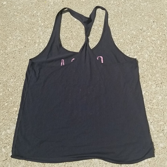 5/$25Under Armour breast cancer tank - Picture 2 of 2